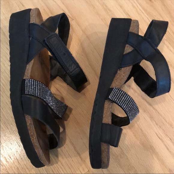 CUTE NWOT Naot Sparkly Studs Velcro sandals, Size 5/5 1/2 36, Comfy! - Picture 6 of 10